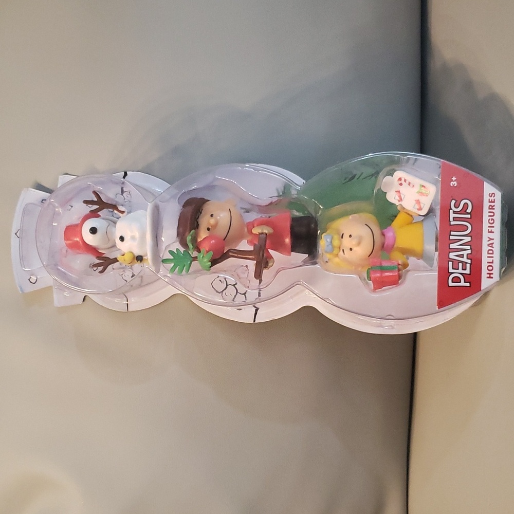 Peanuts Holiday Figures NIB